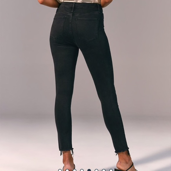 [A&F] High-waisted Black Jeans - Picture 4 of 7